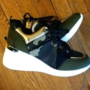 NWOT JustFab Army Wedge Sneakers